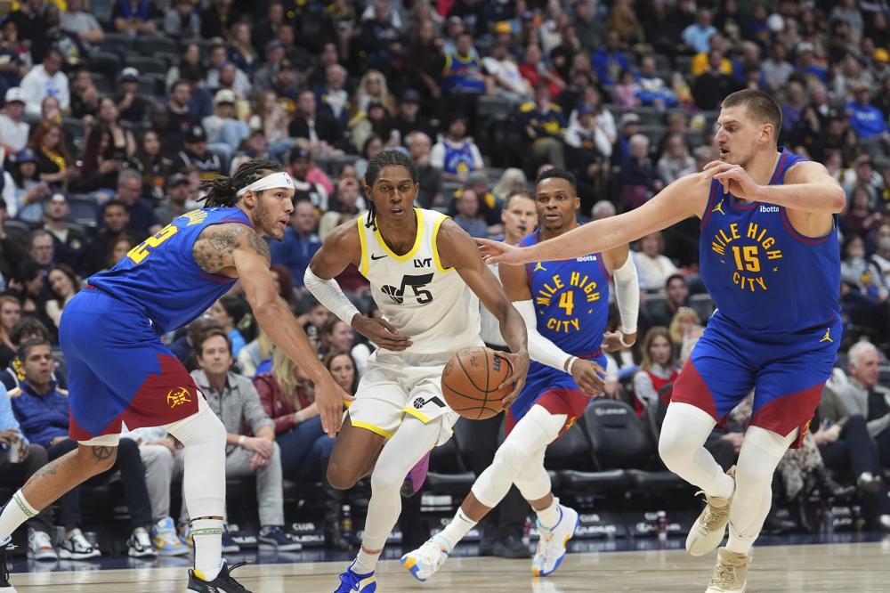 也与网球运 也与网球运