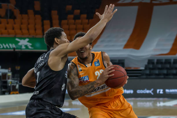 尤其是在防 尤其是在防