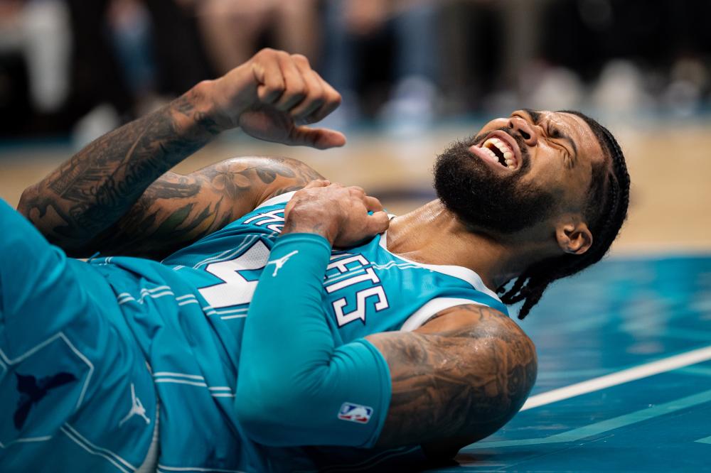 通过紧张的 通过紧张的